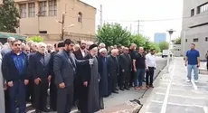 اقامه نماز بر پیکر ابوالقاسم قاسم زاده توسط سید محمد خاتمی